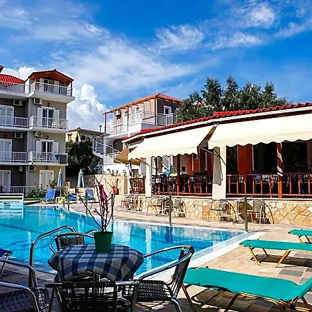 Amoudi Hotell 4*