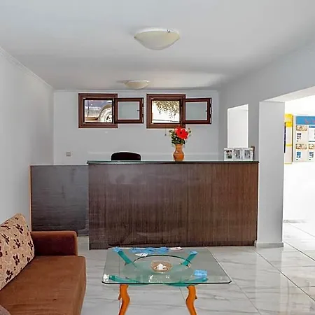 Amoudi Hotell Plános